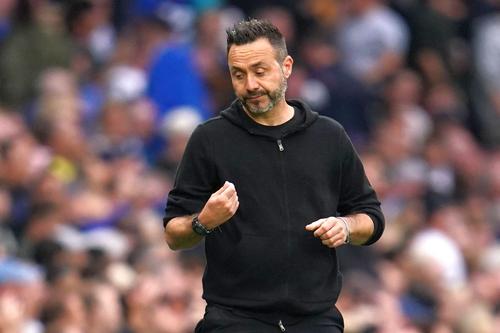Roberto De Zerbi în timpul partidei cu Newcastle  / foto: Imago Images