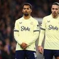 Iliman Ndiaye (stânga) și Jack Grealish (dreapta), în stagiunea precedentă, la Everton / Foto: Imago Images