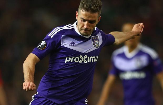 Alex Chipciu, gol pentru Anderlecht » Suporterii belgienilor îl cer pe teren