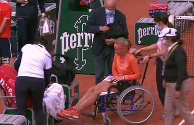Scene tensionate la Roland Garros! Kiki Bertens, scoasă de pe teren într-un scaun cu rotile, dar adversara a izbucnit la final: „Du-te dracului!”