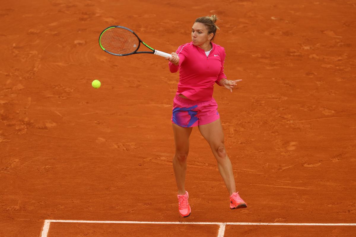 Simona Halep o învinge în două seturi pe Irina Begu la Roland Garros! Cu cine va juca în turul III