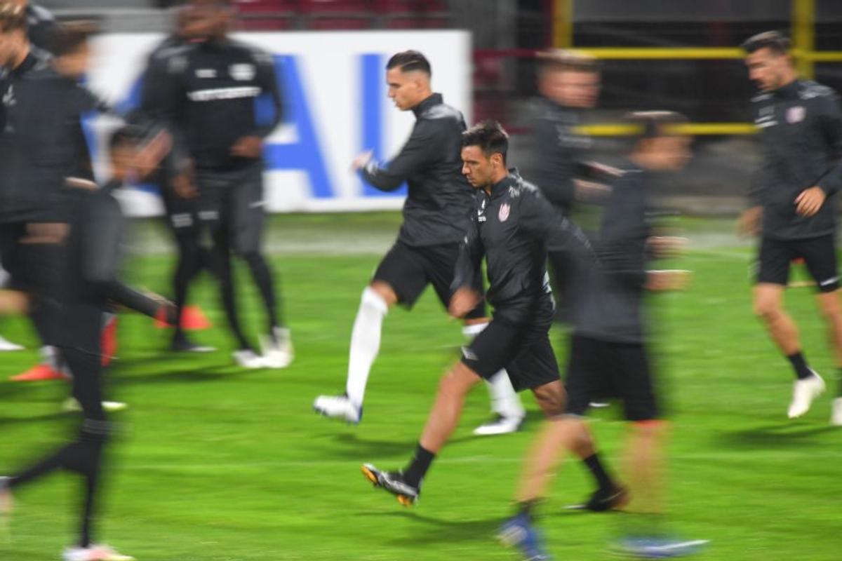 CFR CLUJ - KUPS KUOPIO. Superstiția lui Dan Petrescu la antrenament + declarații înainte de duelul din Europa League: „Trebuie să fim perfecți, mi-e teamă de ei. Cine știe cine este echipa asta?!”