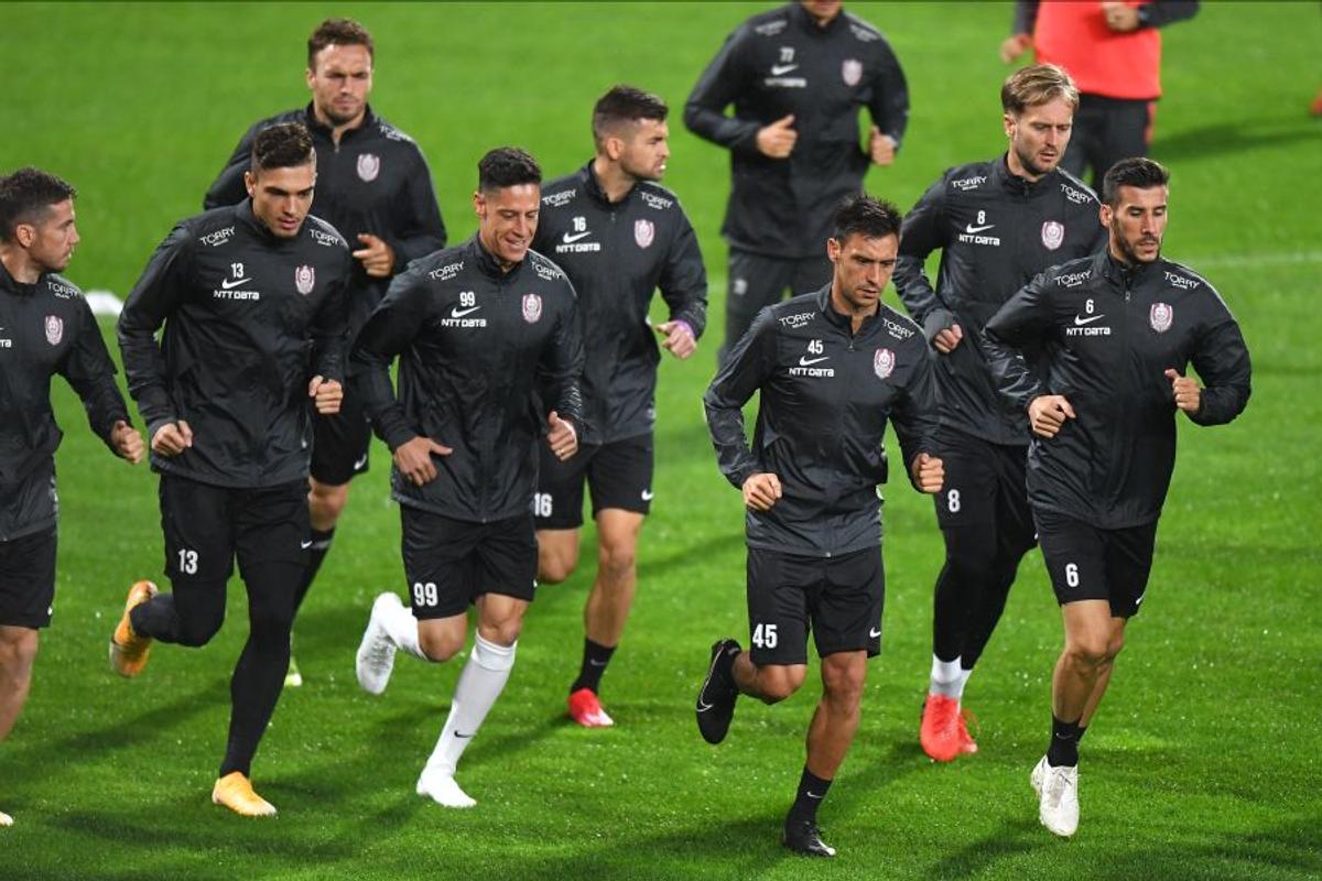 CFR CLUJ - KUPS KUOPIO. Superstiția lui Dan Petrescu la antrenament + declarații înainte de duelul din Europa League: „Trebuie să fim perfecți, mi-e teamă de ei. Cine știe cine este echipa asta?!”