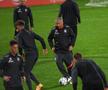 CFR CLUJ - KUPS KUOPIO. Superstiția lui Dan Petrescu la antrenament + declarații înainte de duelul din Europa League: „Trebuie să fim perfecți, mi-e teamă de ei. Cine știe cine este echipa asta?!”