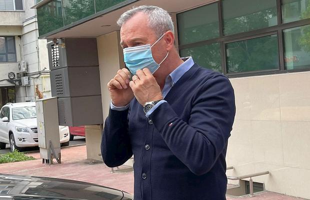 Continuă circul Dinamo » Rednic a semnat, dar numirea lui ar putea fi blocată: „În acest moment nu au cum să înregistreze contractul”