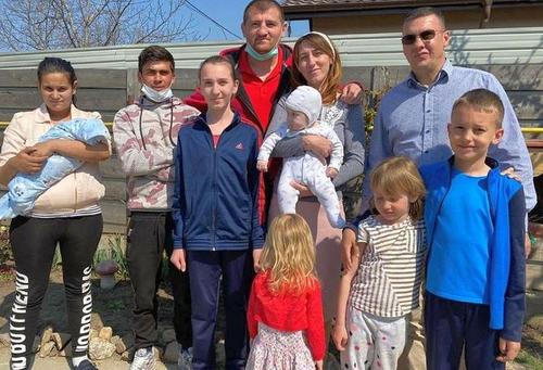 Imagine de arhivă cu Moroșanu și familia lui Sergiu