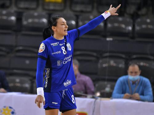 SCM Rm. Vâlcea și CSM București se întâlnesc astăzi, de la ora 18:00, în derby-ul etapei cu numărul 5 din „Liga Florilor”. Partida poate fi urmărită liveSCORE pe GSP.ro și televizat pe TVR 1 și TVR HD.