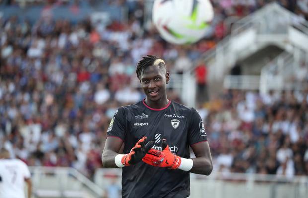 Șah la PSG! Mory Diaw a făcut un meci nemaipomenit în poarta lui Clermont și i-a anihilat pe Mbappe & Co.