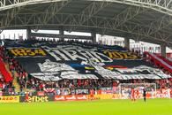 Protest în Superligă, fanii au sărit la antrenor: „Ai făcut cea mai slabă echipă din campionat!” » Tehnicianul le-a răspuns: „Ce vreți, bă?”