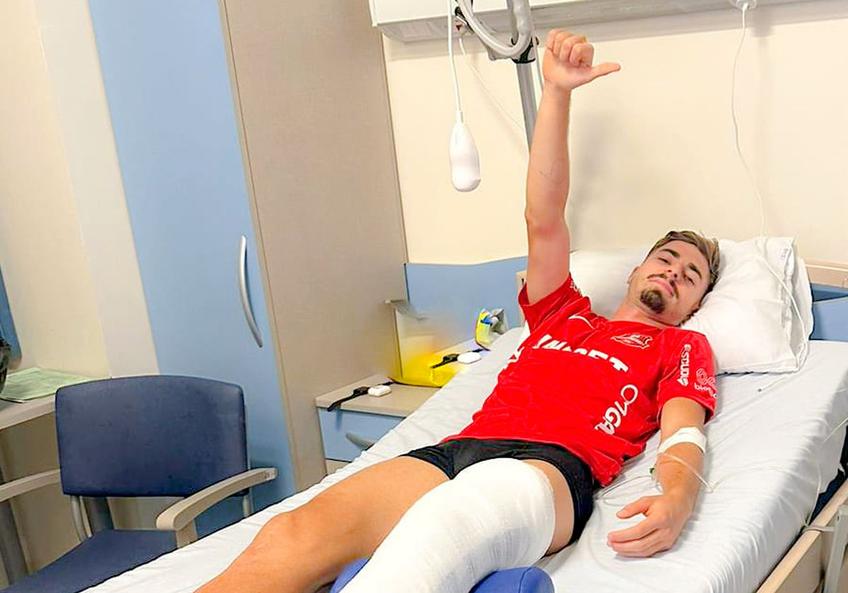 Mijlocașul celor de la Hermannstadt (21 de ani), fotbalistul grav accidentat de Valentin Țicu (23 de ani) în meciul contra Petrolului Ploiești, scor 0-0, a dezvăluit că a fost sunat de Cristi Chivu (42 de ani), fostul fundaș al echipei naționale.