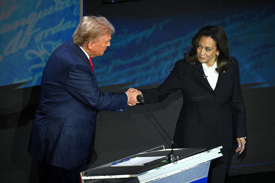 America își alege președintele: Donald Trump sau Kamala Harris Mircea Geoană i-a cunoscut personal pe Kamala Harris și Donald Trump: „Vor fi cele mai strânse alegeri”