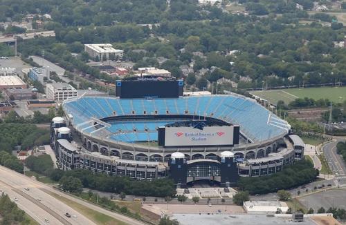 Bank of America Stadium, Charlotte. Capacitate: 75.000 de locuri. Inaugurat: 1996