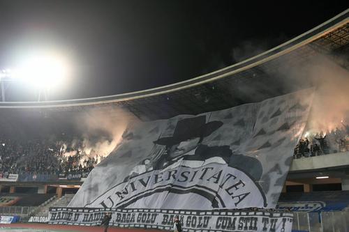Scenografia „studenților”, la U Cluj - CFR Cluj // foto: sportpictures.eu