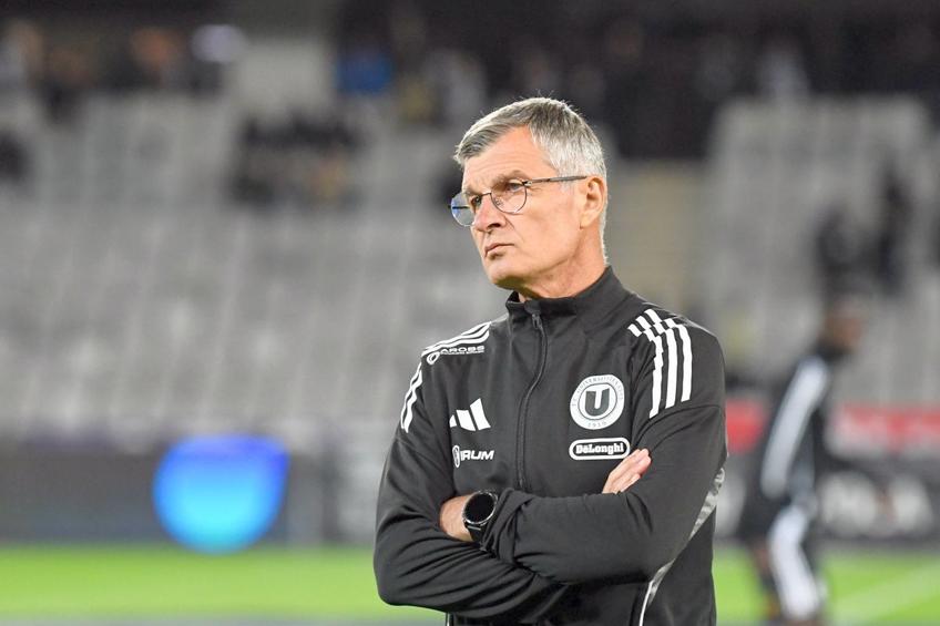Ioan Ovidiu Sabău, luni seară, în U Cluj - CFR. FOTO: Imago Images