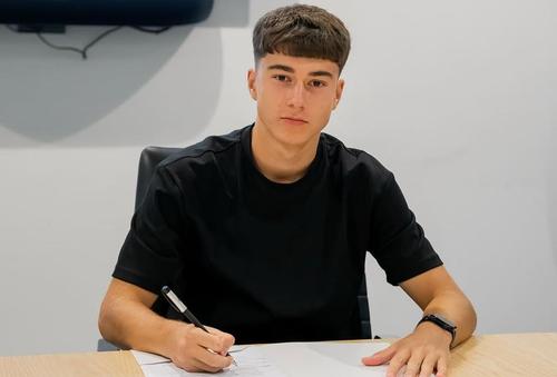 Eduardo Corlat a semnat prelungirea cu Real Madrid/ foto: Instagram @Edu Corlat