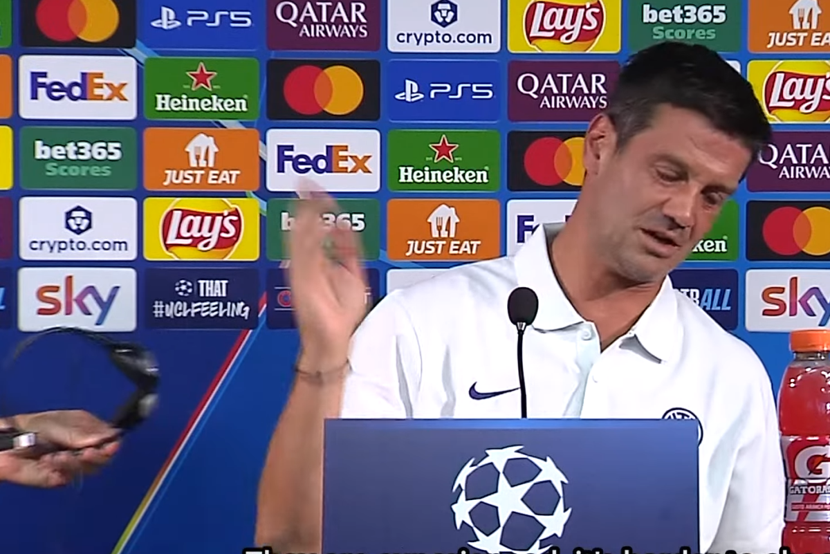 Viral! Imaginile cu pățania lui Chivu în conferință fac înconjurul Italiei: „Mi-au dat lacrimile! Cine le-a cumpărat?!”