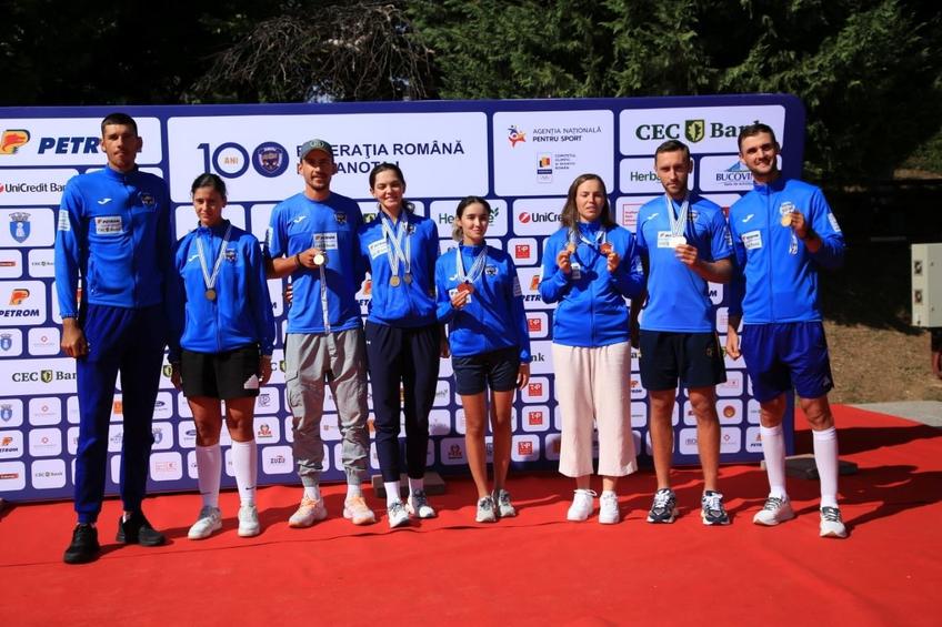 Echipajul de 8 plus 1 mixt - sosire canotori de la CM 2025 Foto: Mihai Solovăstru