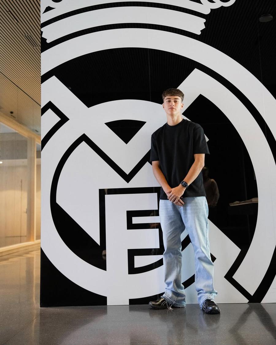 Eduardo Corlat, la sediul lui Real Madrid/ foto: Instagram @Edu Corlat Internaționalul român impresariat de Marcelo a semnat cu Real Madrid: „Felicitări, fenomenule!”