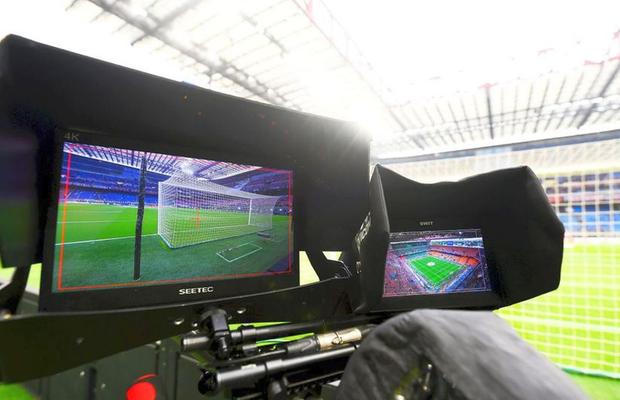 Cine transmite la TV FCSB - Young Boys și Rakow - Universitatea Craiova