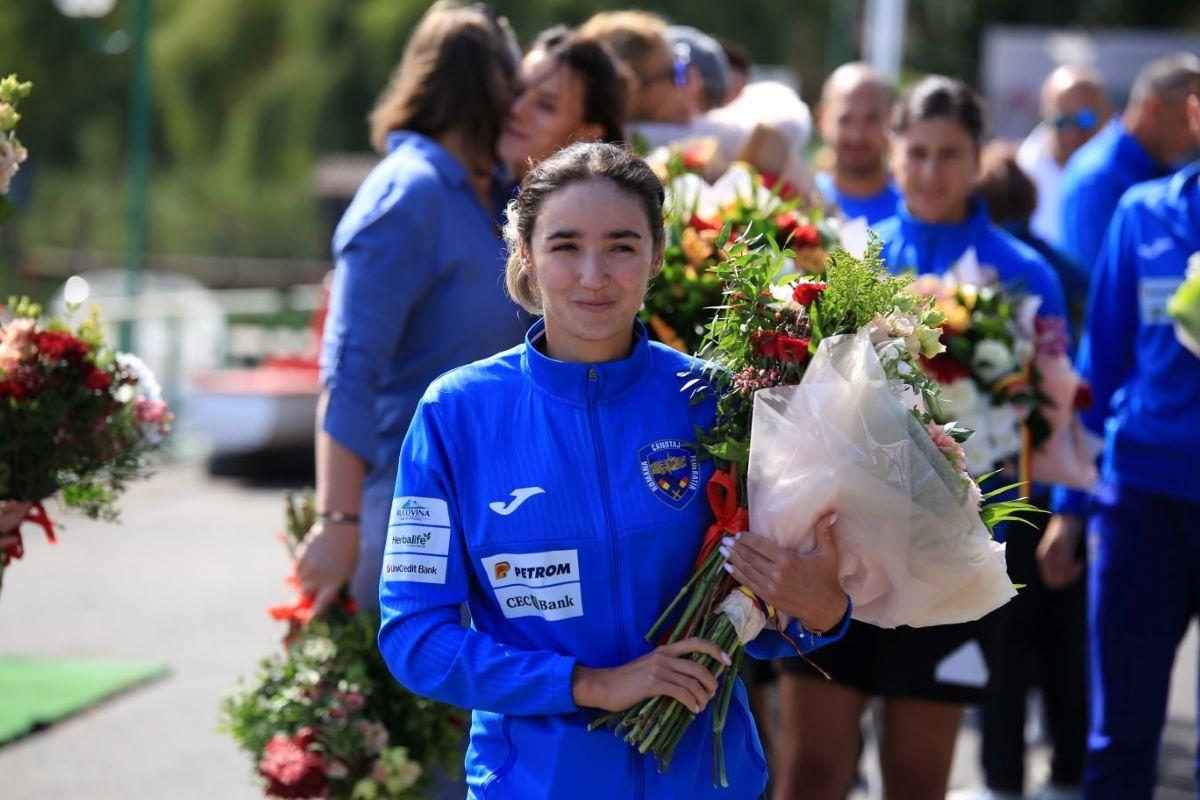 Canotorii medaliați la Mondialele de la Shanghai s-au întors acasă: „Viitorul sună bine, chiar au muncit mult cu toții!”