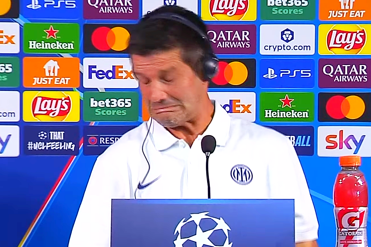 Moment viral la conferința de presă a lui Cristi Chivu. Foto: Captură YouTube