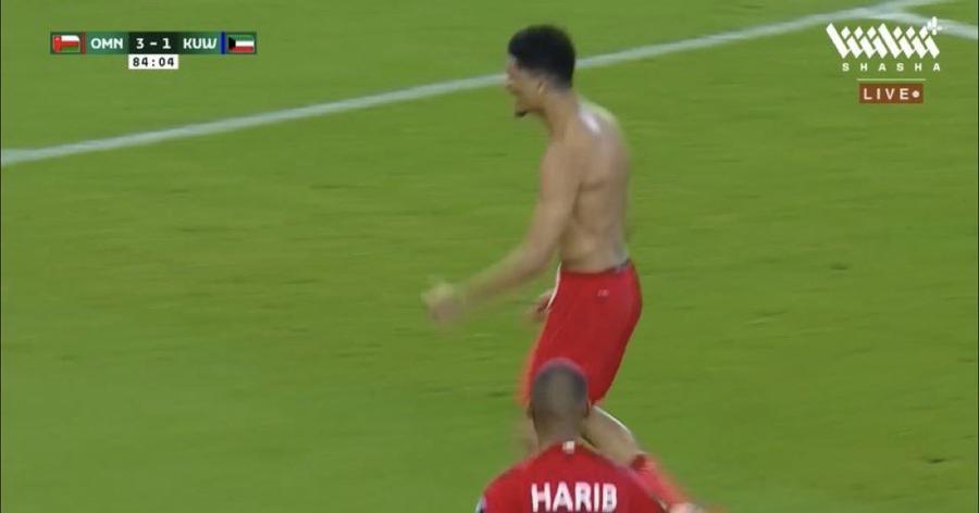 Musab Al Shaqsy a sărbătorit dându-și jos tricoul și așa s-a ajuns la tragere la sorți // foto: X Scene incredibile! Un tricou dat jos după gol a făcut ca echipa calificată în semifinale să fie decisă prin tragere la sorți