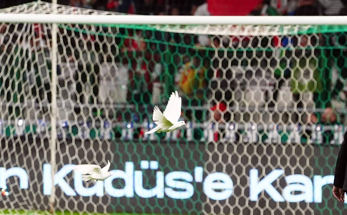 „Când copiii dorm, păstrăm liniștea. Când mor, nu!” » Amical special în Turcia, între Konyaspor și Palestina B: de ce a fost oprit meciul în minutul 89:59