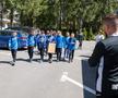 Dragoș Firtulescu, alături de copii de la acedemia sa