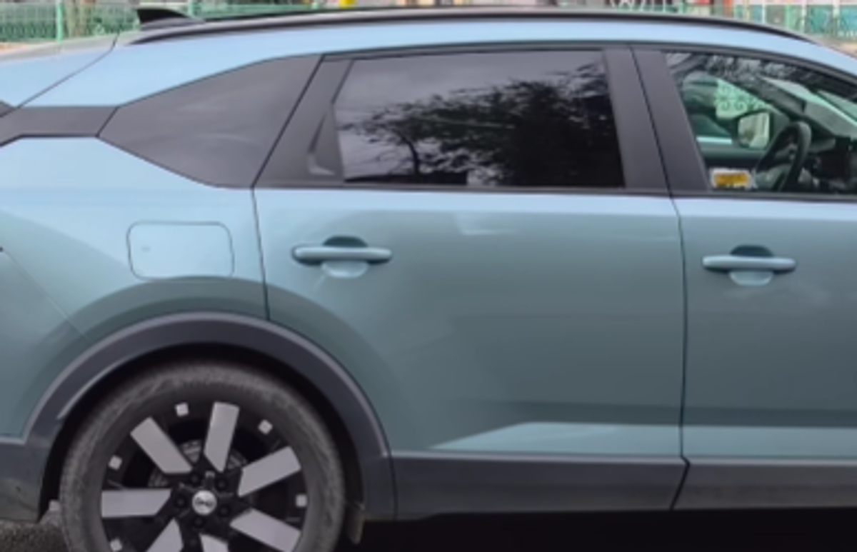 Noua Dacia a fost surprinsă pe străzile din București! Ultimele imagini cu modelul