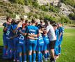 Dragoș Firtulescu, alături de copii de la acedemia sa