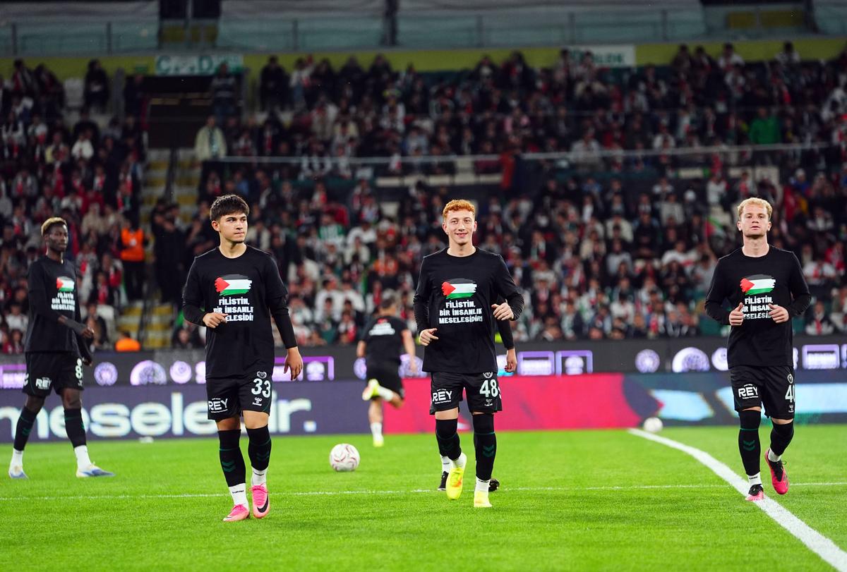 „Când copiii dorm, păstrăm liniștea. Când mor, nu!” » Amical special în Turcia, între Konyaspor și Palestina B: de ce a fost oprit meciul în minutul 89:59