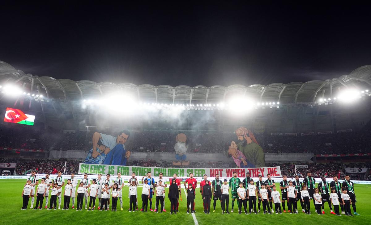 „Când copiii dorm, păstrăm liniștea. Când mor, nu!” » Amical special în Turcia, între Konyaspor și Palestina B: de ce a fost oprit meciul în minutul 89:59