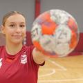 GSP U21, proiectul special dedicat sportivilor tineri din România, revine cu ediția #6. Sara Stark, handbalista în vârstă de 17 ani de la Centrul de Formare Rapid, este protagonista noului episod