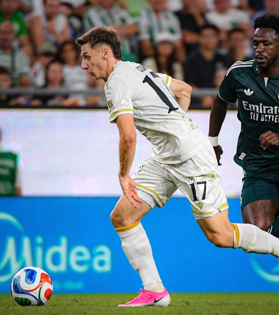 Marius Corbu s-a duelat și cu Real Madrid (1-2), într-un amical din luna august la Budapesta Gică Hagi n-a avut ochi și pentru el! Acum a venit replica fotbalistului care a impresionat: „Încă mai aștept”