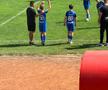 Dragoș Firtulescu, alături de copii de la acedemia sa