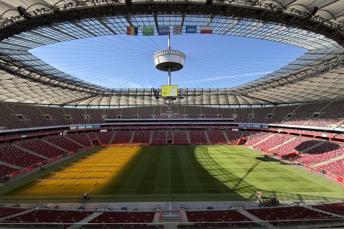 Domnule Ciucu, ce ziceți de asta? » Cum face stadionul Național din Varșovia 1,7 milioane de euro profit, fără fotbal