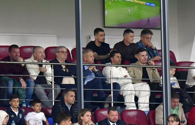 Fețe noi în tribune la România U21 - Finlanda U21 » Mirel Rădoi, prima apariție, după ce nu i-a răspuns la telefon patronului FCSB