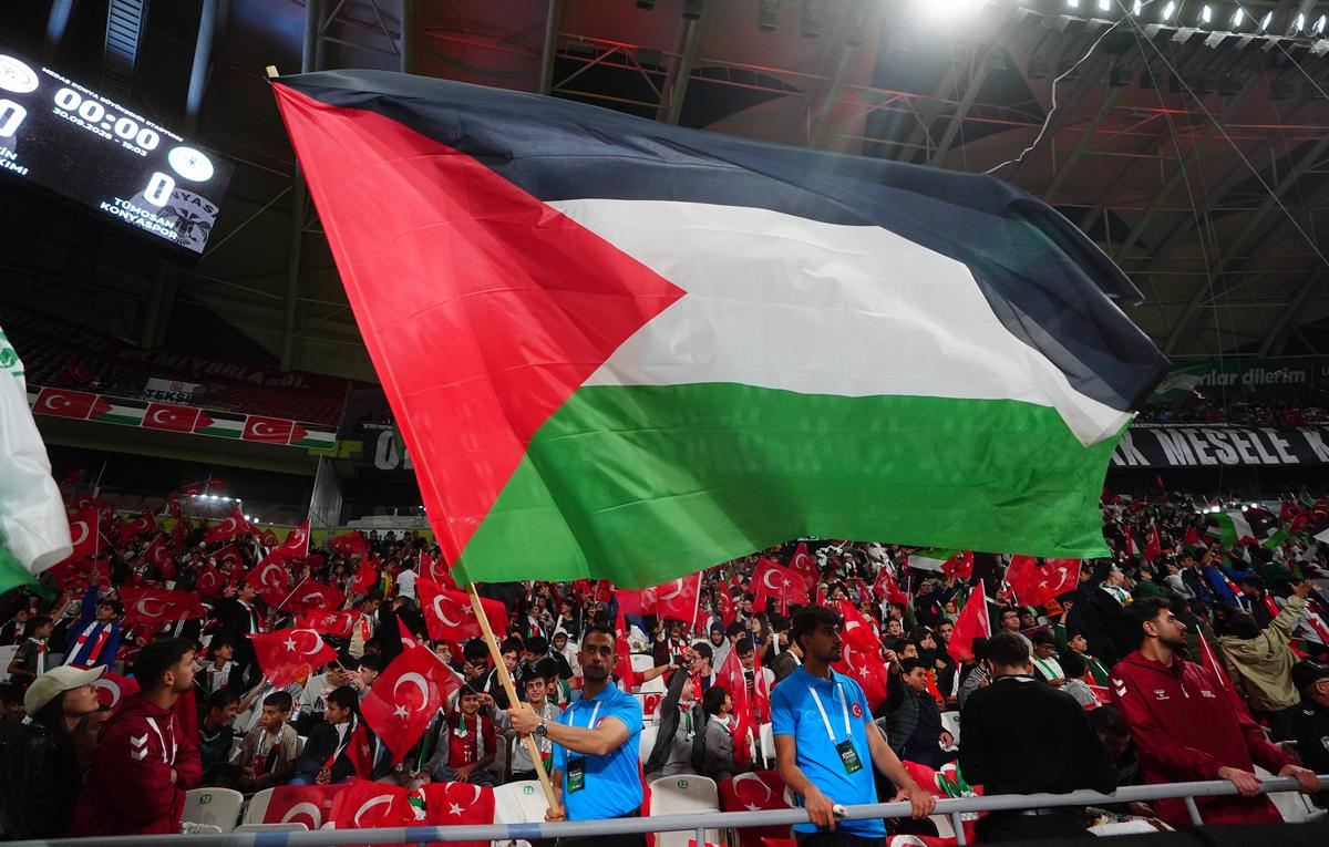 „Când copiii dorm, păstrăm liniștea. Când mor, nu!” » Amical special în Turcia, între Konyaspor și Palestina B: de ce a fost oprit meciul în minutul 89:59