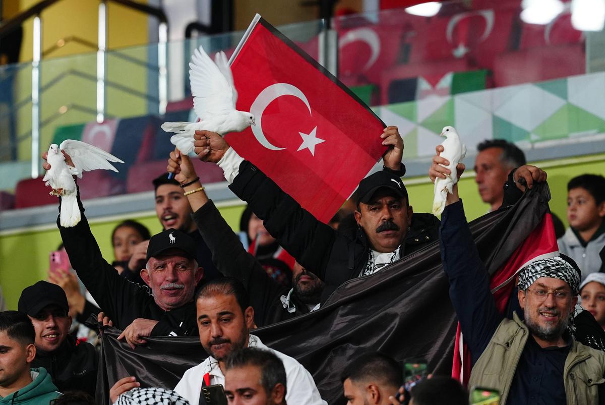 „Când copiii dorm, păstrăm liniștea. Când mor, nu!” » Amical special în Turcia, între Konyaspor și Palestina B: de ce a fost oprit meciul în minutul 89:59