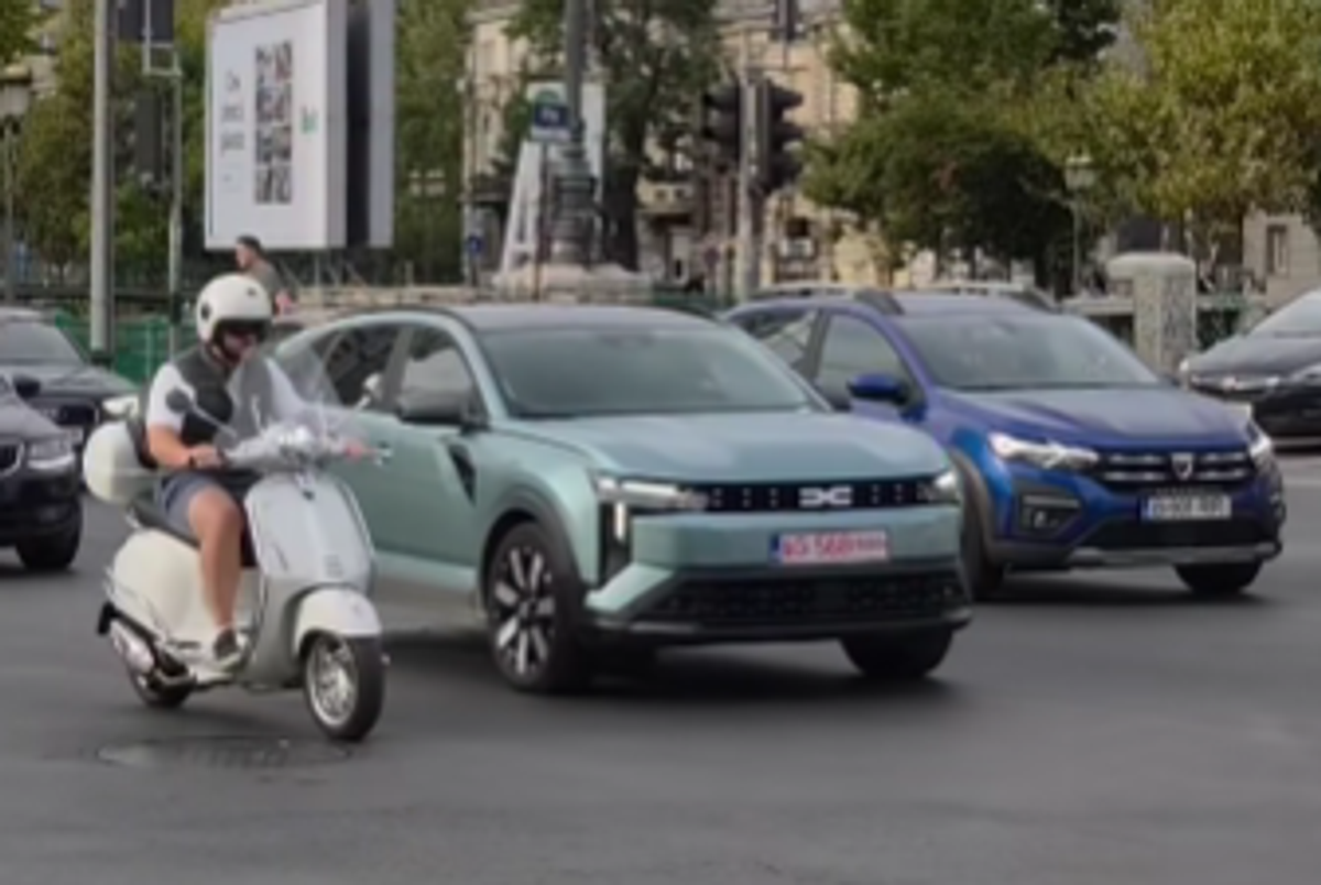 Noua Dacia a fost surprinsă pe străzile din București! Ultimele imagini cu modelul