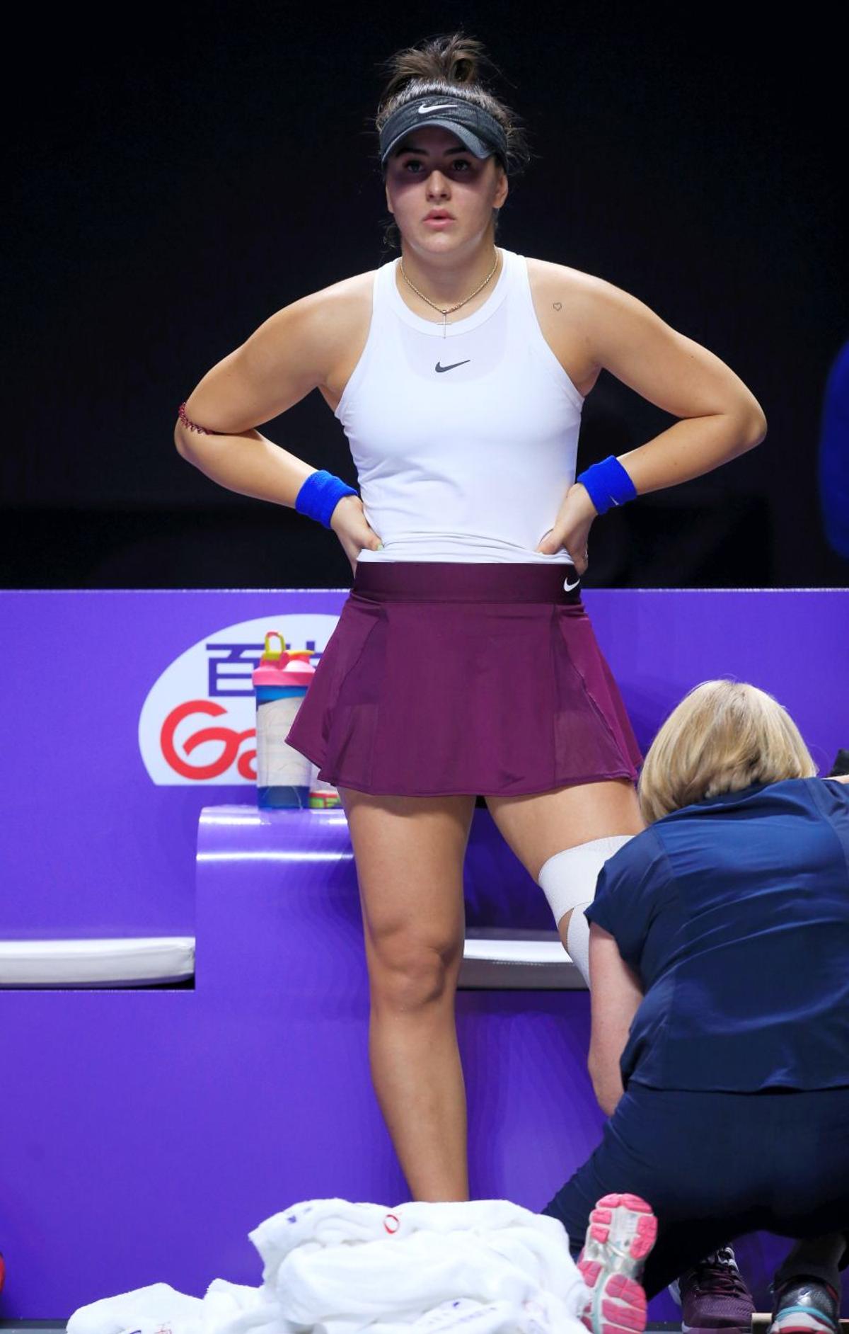 VIDEO+FOTO » Bianca Andreescu a abandonat în partida contra Karolinei Pliskova, de la Turneul Campioanelor