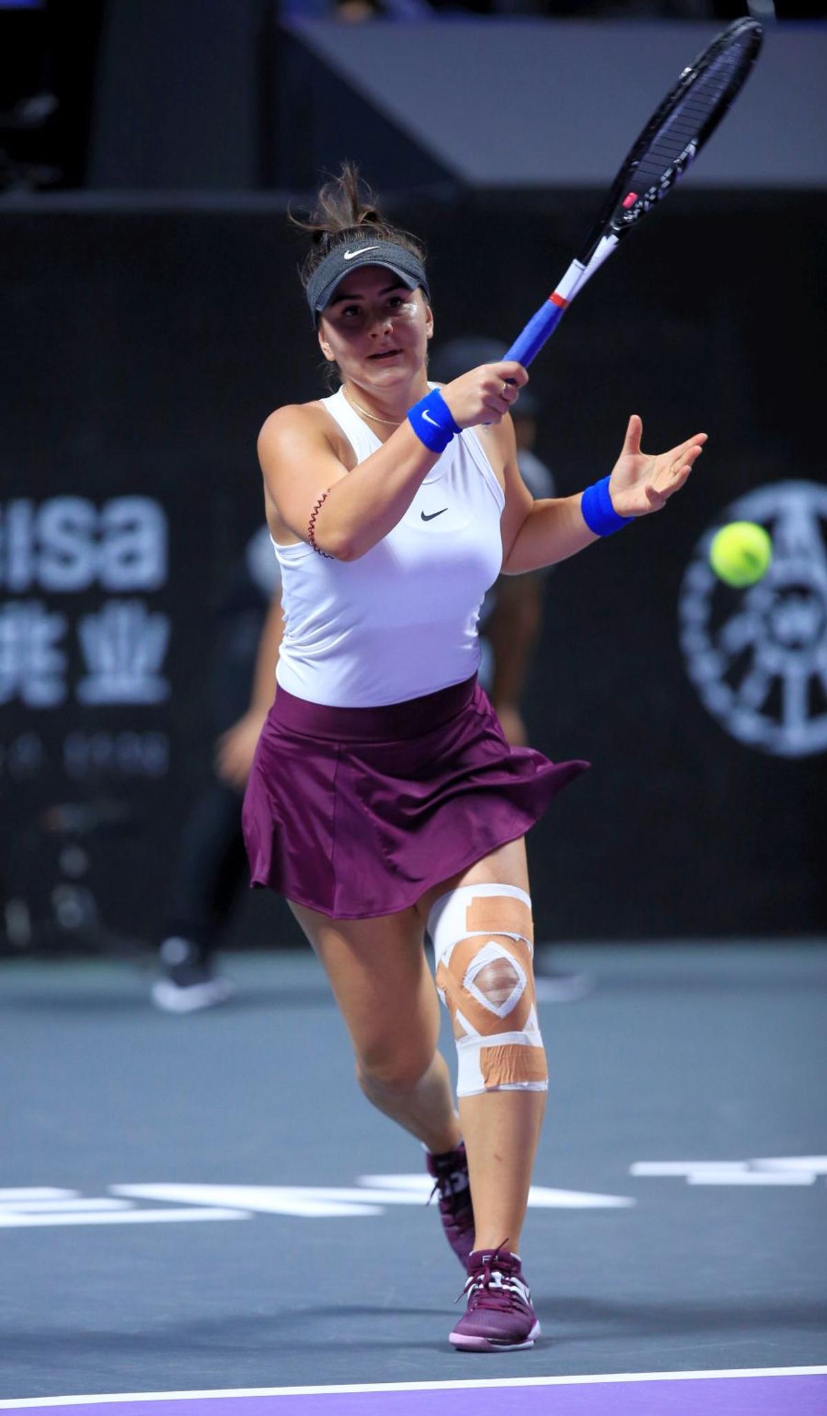 VIDEO+FOTO » Bianca Andreescu a abandonat în partida contra Karolinei Pliskova, de la Turneul Campioanelor