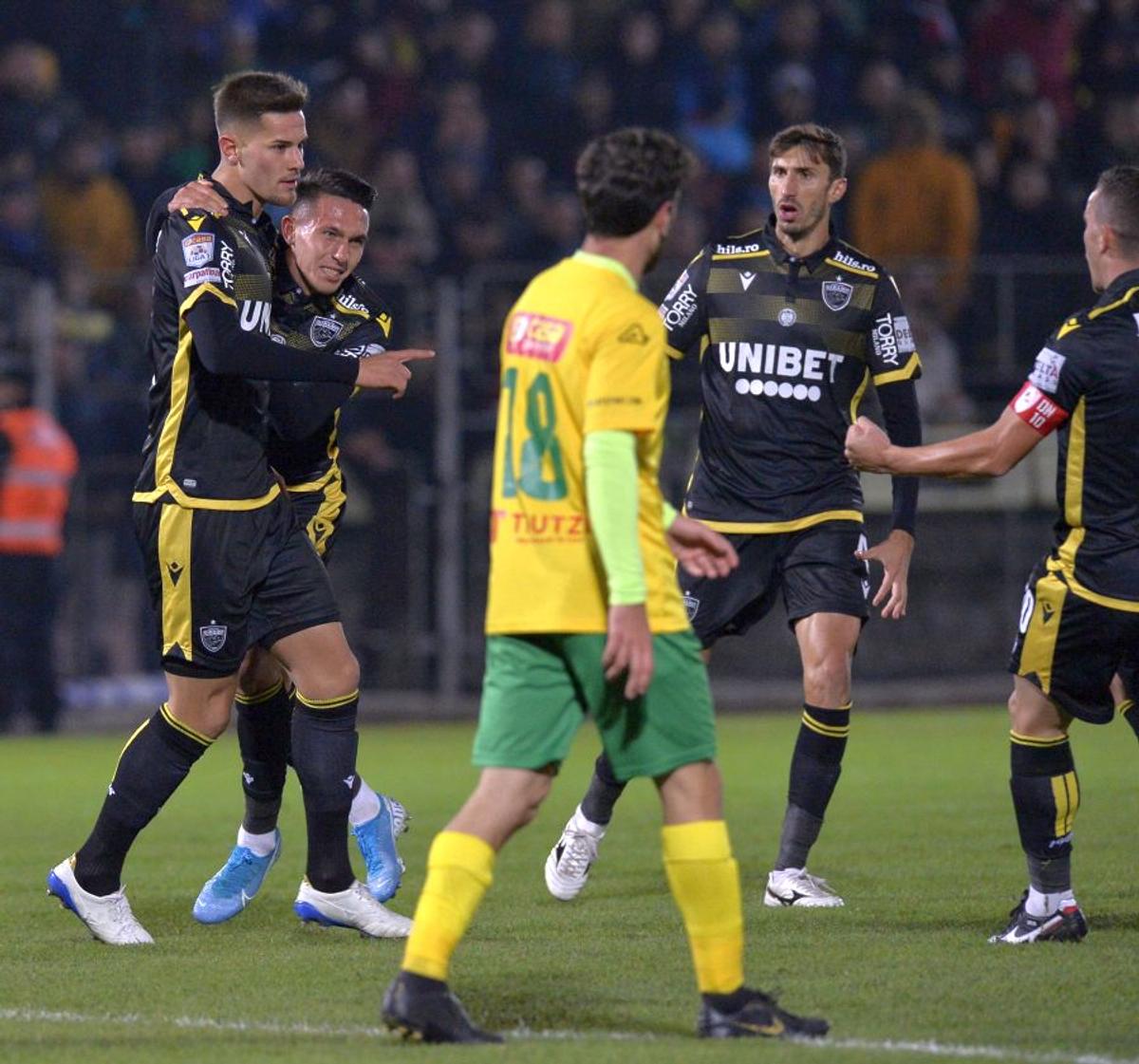 Foresta Suceava - Dinamo 0-4 // Foresta n-a mai reușit minunea » Dinamo, calificare en fanfare în sferturile Cupei României