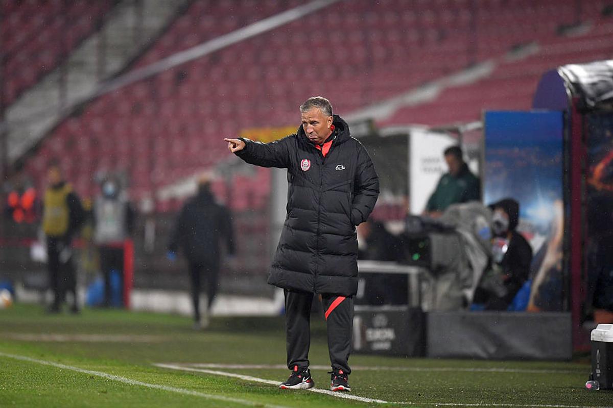 CFR CLUJ. Dan Petrescu nu mai rezistă! Mesaj pentru conducere: „Dan Petrescu nu joacă! Am nevoie de jucători dacă vrei să câștigi campionatul”