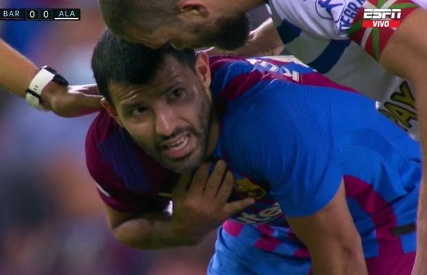 Probleme de respirație pentru Aguero » Barcelona - Alaves, întrerupt