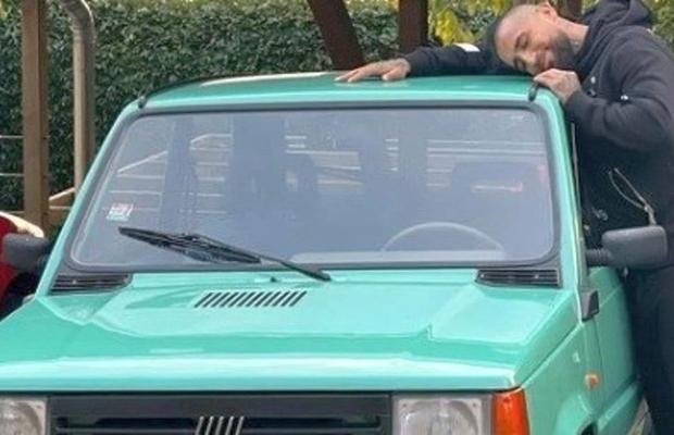 Alegere surprinzătoare! Vidal a venit la antrenament cu mașina viselor lui: „Am așteptat-o ani de zile!”