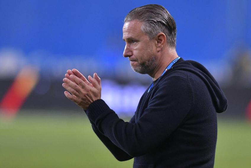 CS Universitatea Craiova a învins-o pe CS Mioveni, scor 5-2, în runda #14 din Liga 1. Laurențiu Reghecampf, antrenorul oltenilor, așteaptă și un declin din partea echipei sale.