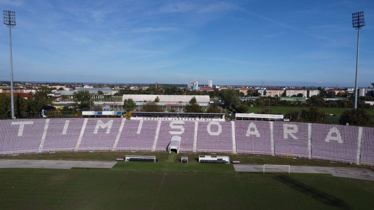 Protest organizat în Timișoara: „Vedem cum peste tot în țară se construiesc stadioane, săli de sport, bazine de înot”