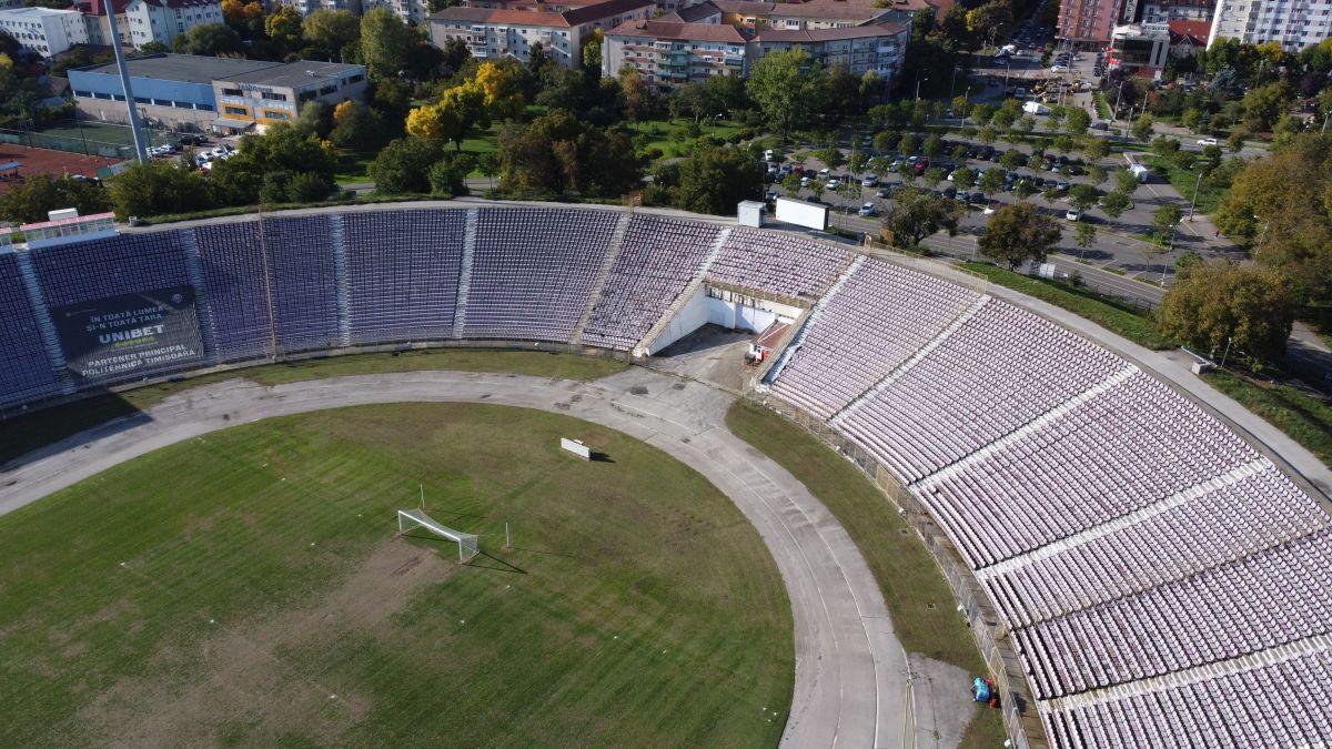 Protest organizat în Timișoara: „Vedem cum peste tot în țară se construiesc stadioane, săli de sport, bazine de înot”
