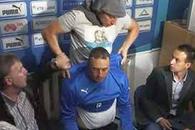 Antrenorul care ar urma să preia Universitatea Craiova, implicat într-un scandal-monstru în țara natală » Dezbrăcat și dat afară de ultrași din conferința de presă + Cum s-a descurcat în carieră din acel moment